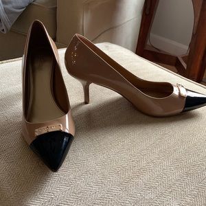 Coach spectator pumps in beige an black